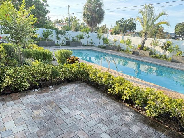 440 50TH AVENUE N, St Petersburg, FL 33703