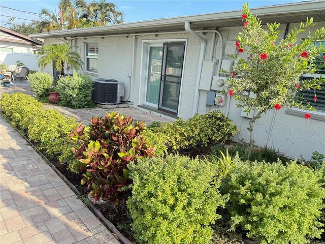 440 50TH AVENUE N, St Petersburg, FL 33703