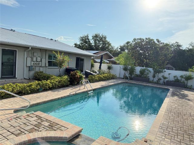 440 50TH AVENUE N, St Petersburg, FL 33703