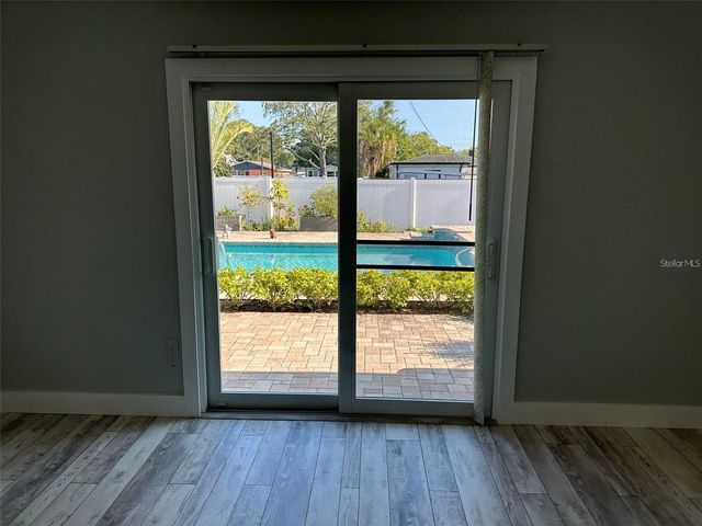 440 50TH AVENUE N, St Petersburg, FL 33703