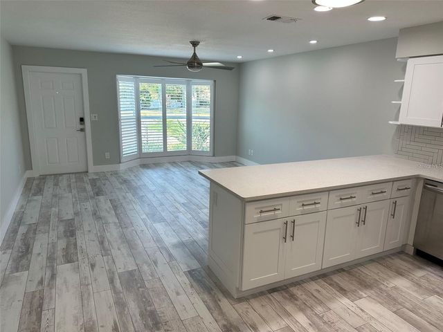 440 50TH AVENUE N, St Petersburg, FL 33703