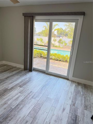 440 50TH AVENUE N, St Petersburg, FL 33703