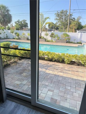 440 50TH AVENUE N, St Petersburg, FL 33703