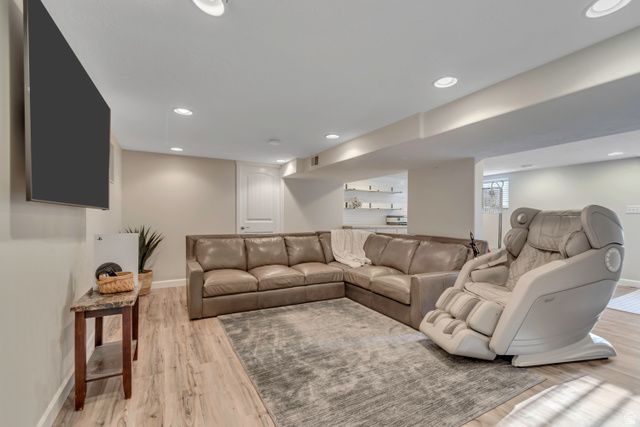 1240 WESTWOOD RD, Bountiful, UT 84010
