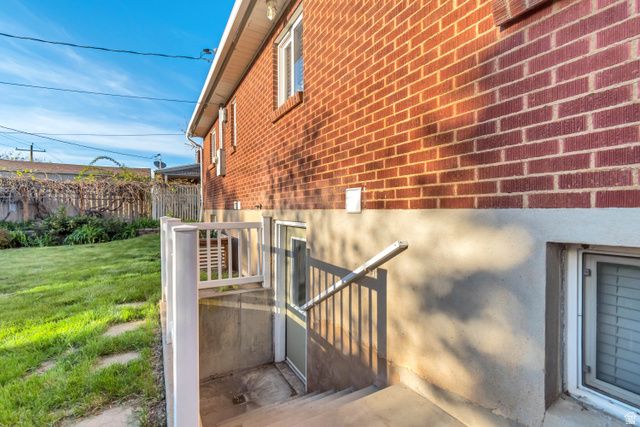 1240 WESTWOOD RD, Bountiful, UT 84010