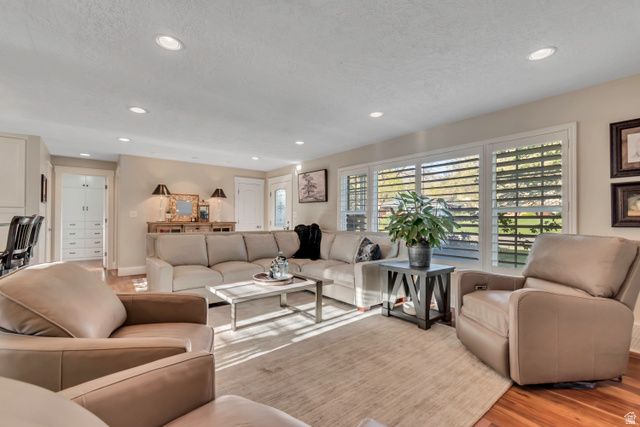 1240 WESTWOOD RD, Bountiful, UT 84010
