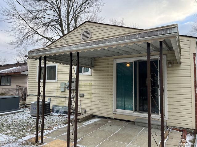 33626 Hiveley Street, Westland, MI 48186