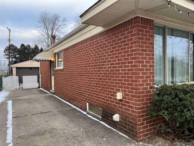 33626 Hiveley Street, Westland, MI 48186