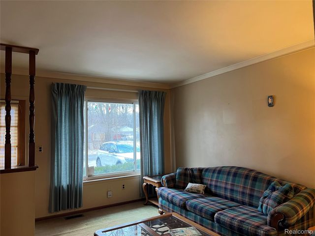 33626 Hiveley Street, Westland, MI 48186