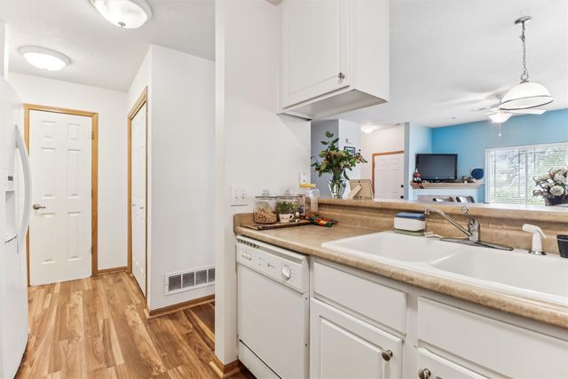 8601 Westown Parkway 14108, West Des Moines, IA 50266