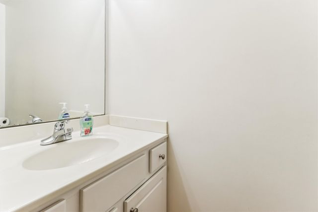 8601 Westown Parkway 14108, West Des Moines, IA 50266