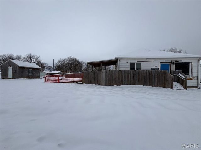 120 Gillespie, Wilsonville, IL 62093