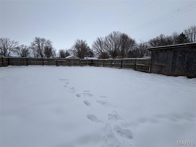 120 Gillespie, Wilsonville, IL 62093