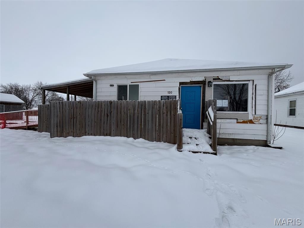 120 Gillespie, Wilsonville, IL 62093