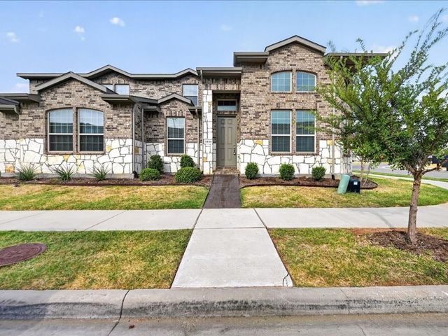 3434 Solana Circle, Denton, TX 76207