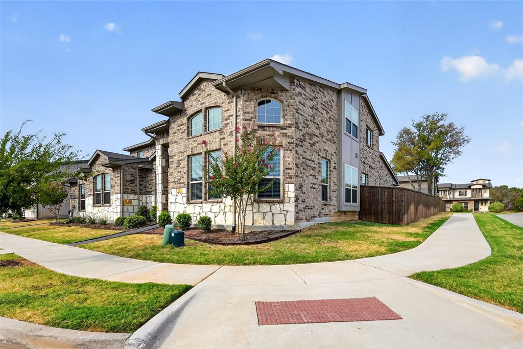 3434 Solana Circle, Denton, TX 76207