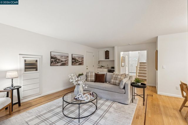 53 Paso Nogal Ct, Pleasant Hill, CA 94523