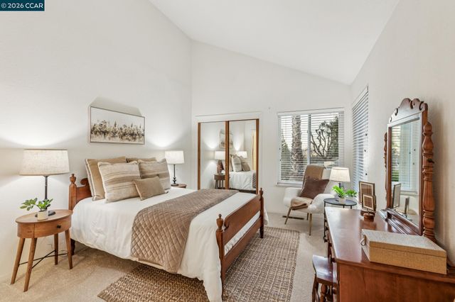 53 Paso Nogal Ct, Pleasant Hill, CA 94523