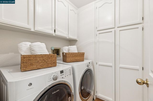 53 Paso Nogal Ct, Pleasant Hill, CA 94523