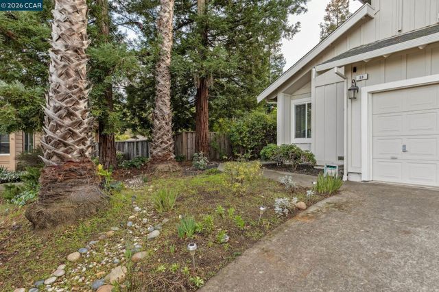 53 Paso Nogal Ct, Pleasant Hill, CA 94523