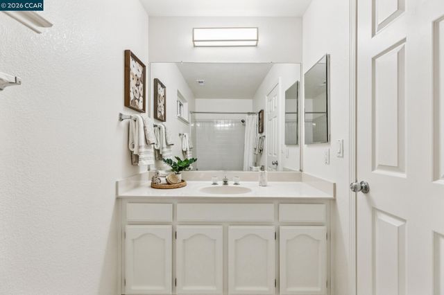 53 Paso Nogal Ct, Pleasant Hill, CA 94523