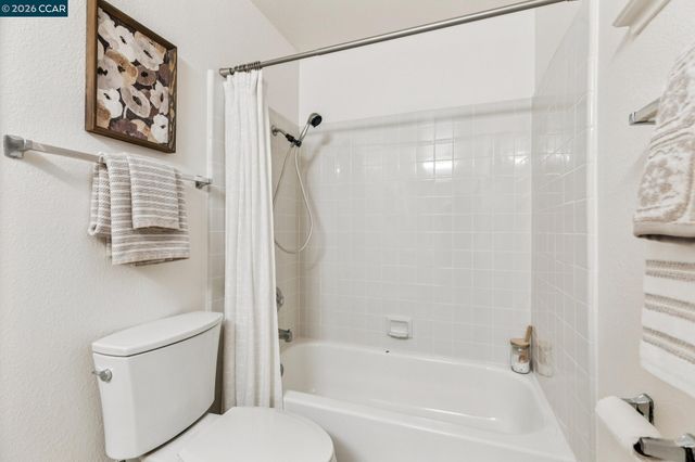 53 Paso Nogal Ct, Pleasant Hill, CA 94523