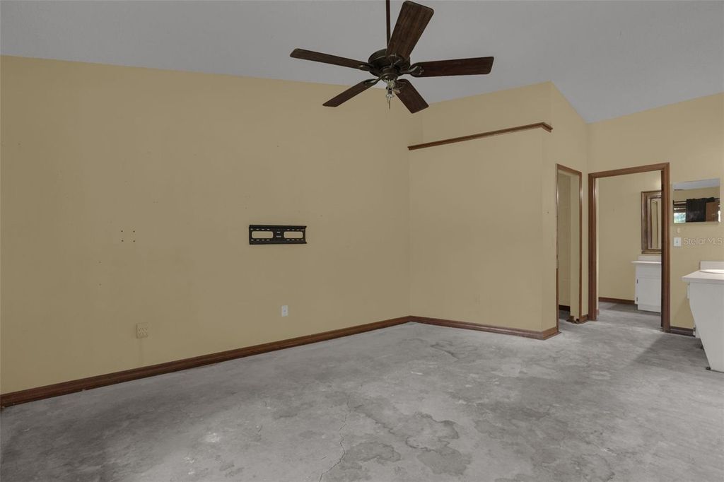Image 14 of property listing at 5119 HEATH DRIVE, Orlando, FL 32812
