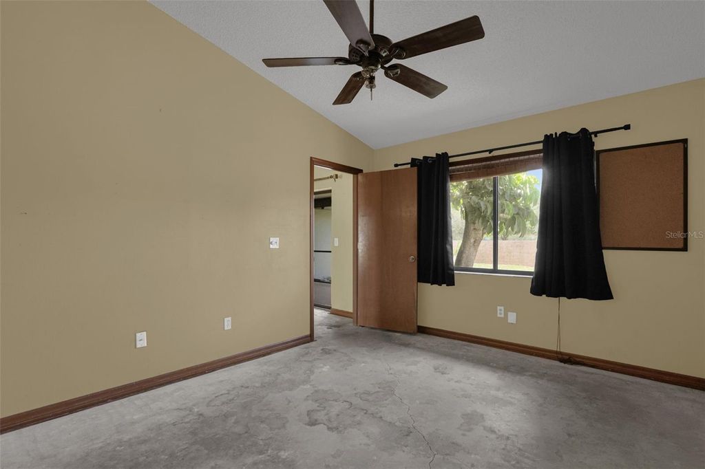 Image 15 of property listing at 5119 HEATH DRIVE, Orlando, FL 32812