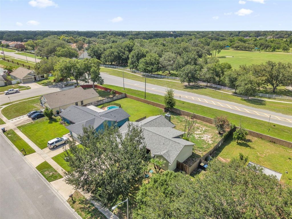 Image 27 of property listing at 5119 HEATH DRIVE, Orlando, FL 32812