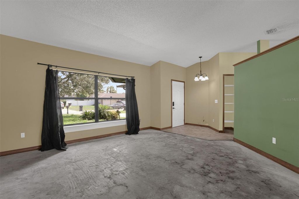 Image 4 of property listing at 5119 HEATH DRIVE, Orlando, FL 32812