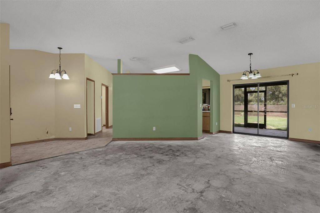 Image 5 of property listing at 5119 HEATH DRIVE, Orlando, FL 32812