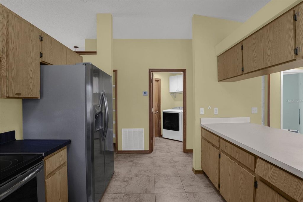 Image 6 of property listing at 5119 HEATH DRIVE, Orlando, FL 32812