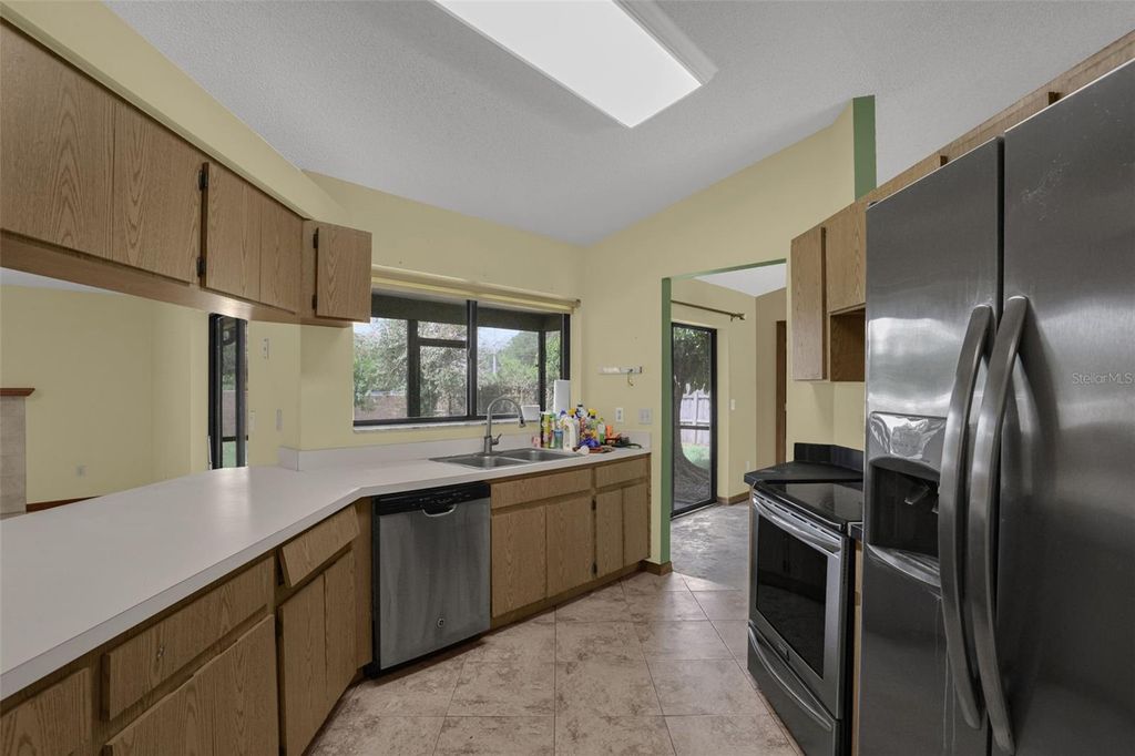 Image 7 of property listing at 5119 HEATH DRIVE, Orlando, FL 32812