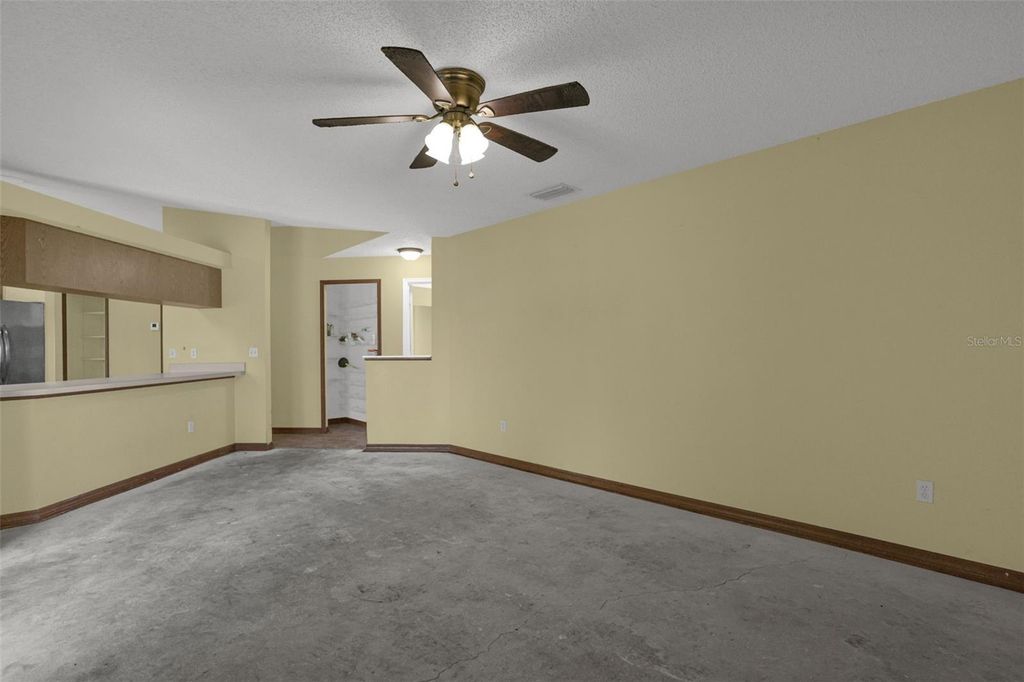 Image 10 of property listing at 5119 HEATH DRIVE, Orlando, FL 32812