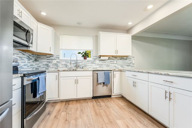 2411 Brown Bark Drive, Beavercreek, OH 45431