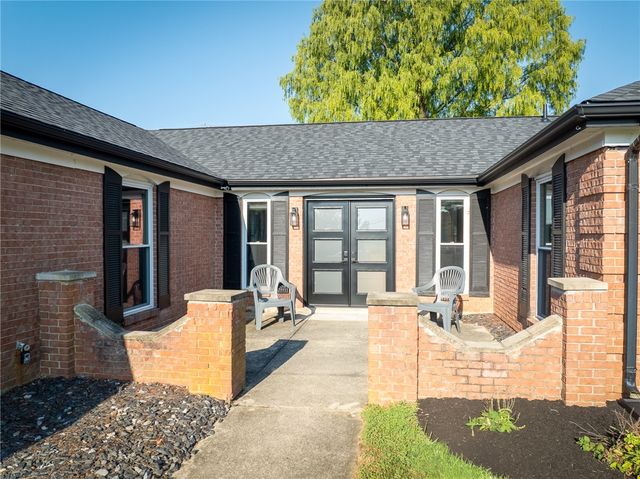 2411 Brown Bark Drive, Beavercreek, OH 45431