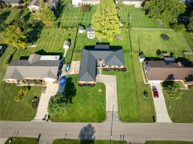2411 Brown Bark Drive, Beavercreek, OH 45431