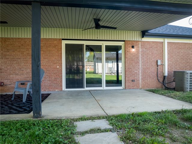 2411 Brown Bark Drive, Beavercreek, OH 45431