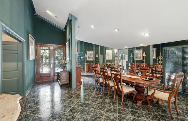 2132 Island Drive, Lexington, KY 40502