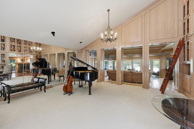 2132 Island Drive, Lexington, KY 40502