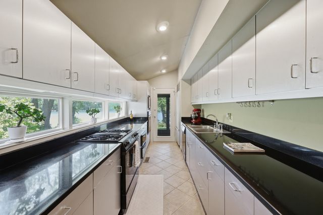 2132 Island Drive, Lexington, KY 40502