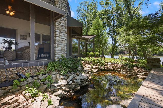 2132 Island Drive, Lexington, KY 40502