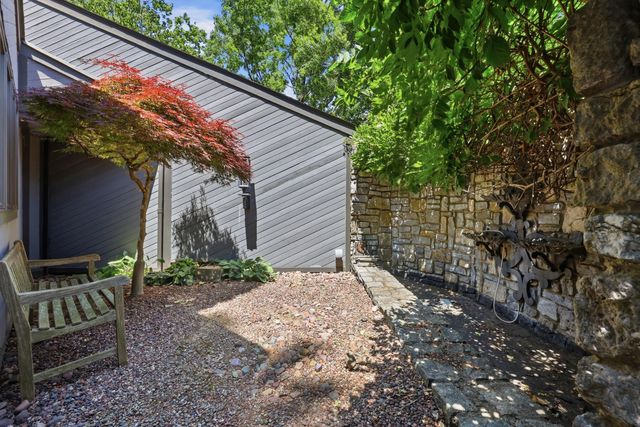 2132 Island Drive, Lexington, KY 40502