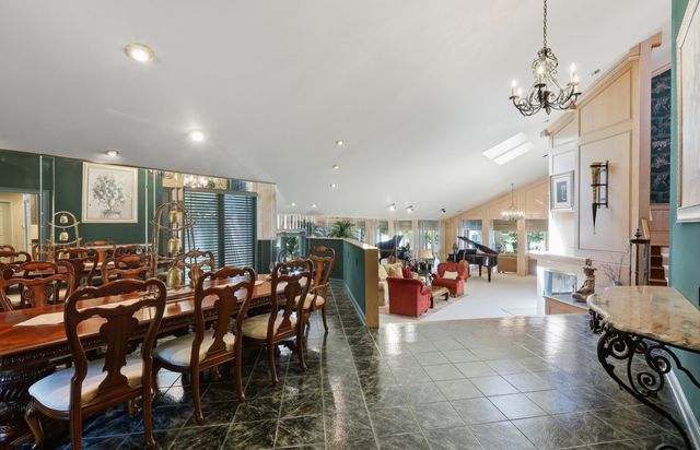 2132 Island Drive, Lexington, KY 40502