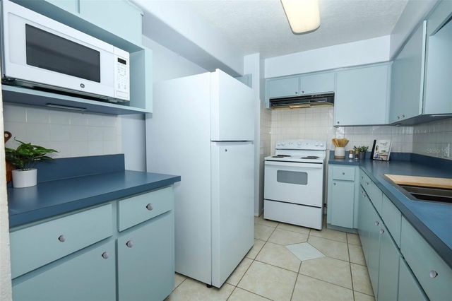 506 S ELSASSER STREET, Deland, FL 32720