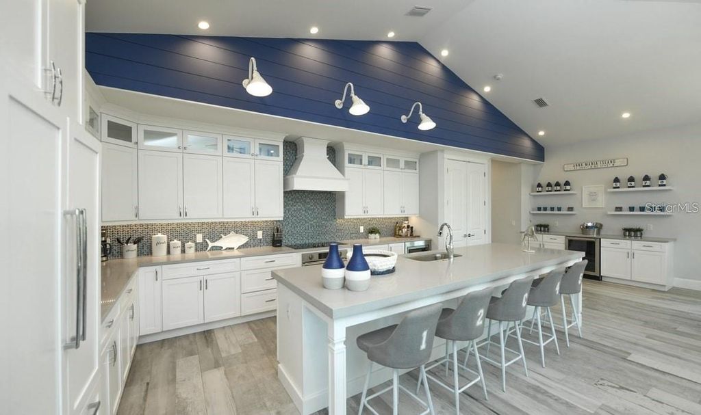 212 SPRING AVENUE, ANNA MARIA, FL 34216 — photo 4