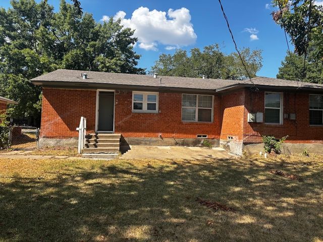 202 E Carolyn Drive, Garland, TX 75041