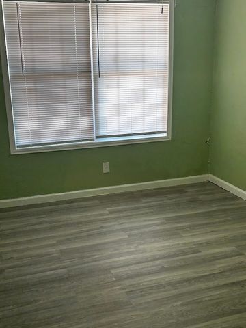 202 E Carolyn Drive, Garland, TX 75041