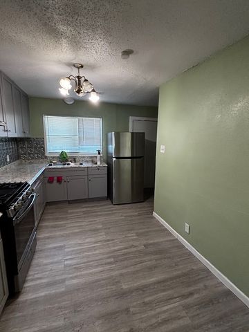 202 E Carolyn Drive, Garland, TX 75041