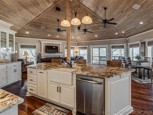 36375 S Wilderness Lane, Cookson, OK 74427
